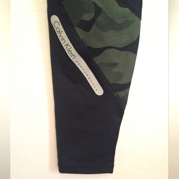 Calvin Klein Leggings Camo Print Performance Wick Size S - Picture 6 of 7